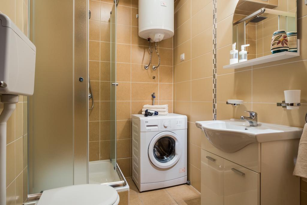 ! Promo! Central Evergreen Studio - Free Public Parking-Fast Wi-Fi Нови-Сад Экстерьер фото