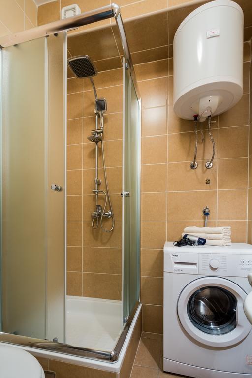 ! Promo! Central Evergreen Studio - Free Public Parking-Fast Wi-Fi Нови-Сад Экстерьер фото