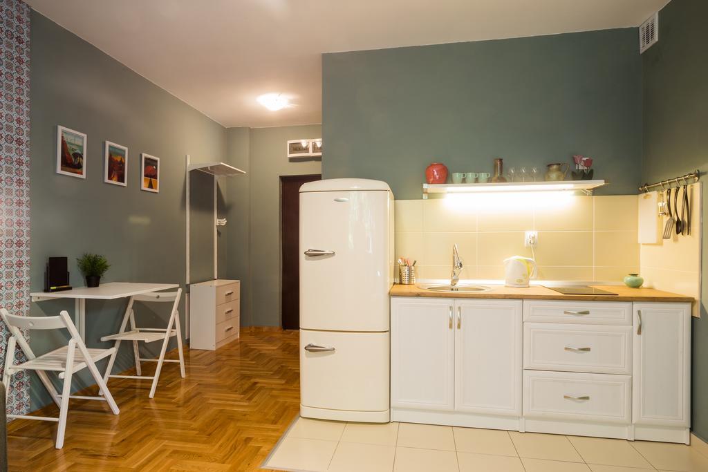 ! Promo! Central Evergreen Studio - Free Public Parking-Fast Wi-Fi Нови-Сад Экстерьер фото