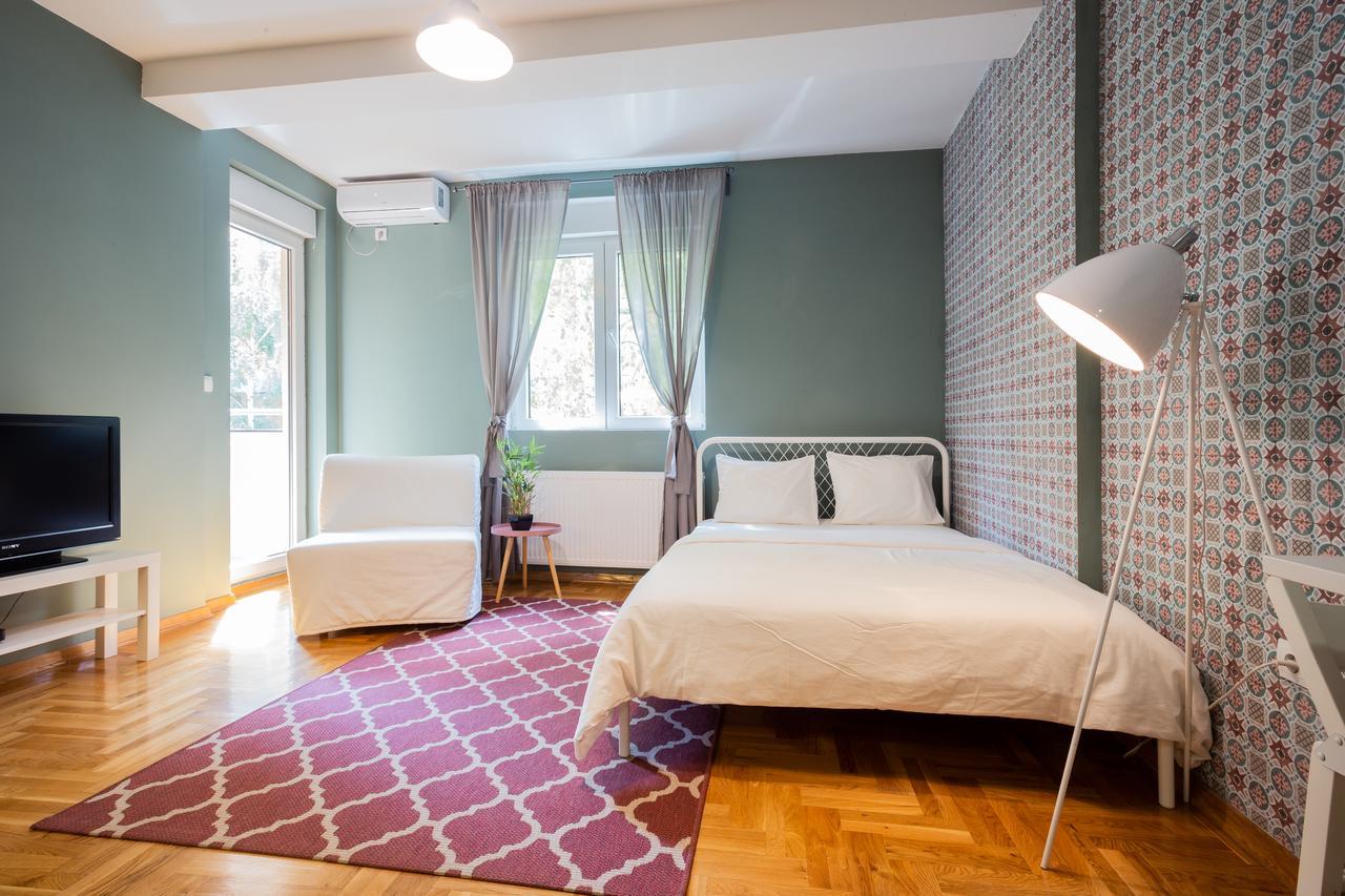 ! Promo! Central Evergreen Studio - Free Public Parking-Fast Wi-Fi Нови-Сад Экстерьер фото